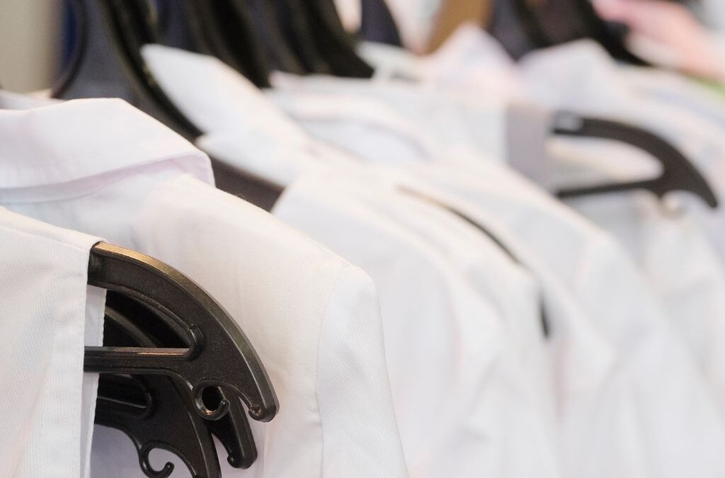 5 najlepszych praktyk pielęgnacji odzieży medycznej z powłoką antybakteryjną